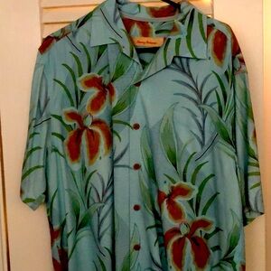 Tommy Bahama short sleeve shirt floral very nice